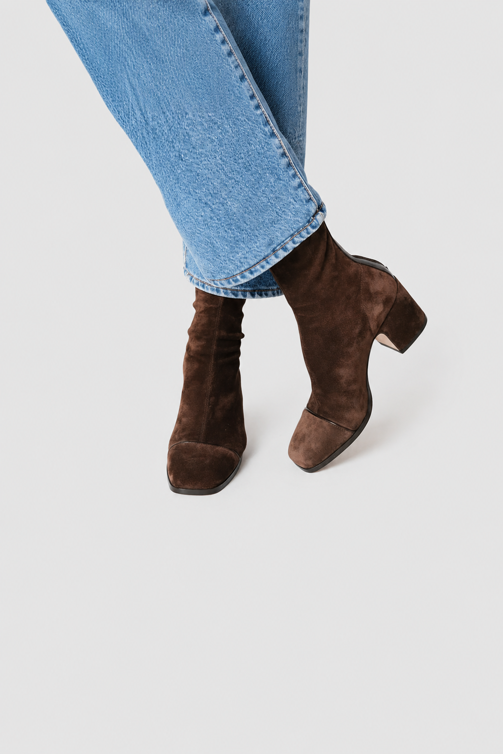 Nora | Bottines en daim à bout carré