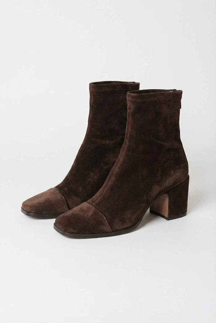 Nora | Bottines en daim à bout carré