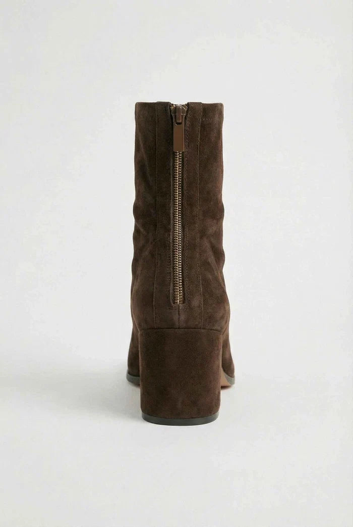 Nora | Bottines en daim à bout carré